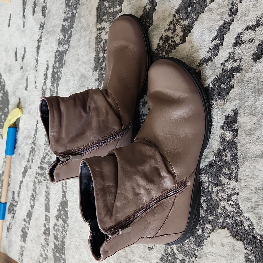 Hotter Whisper Slouchy Ankle Boots size 11m EU 43 Grayish Brown Color